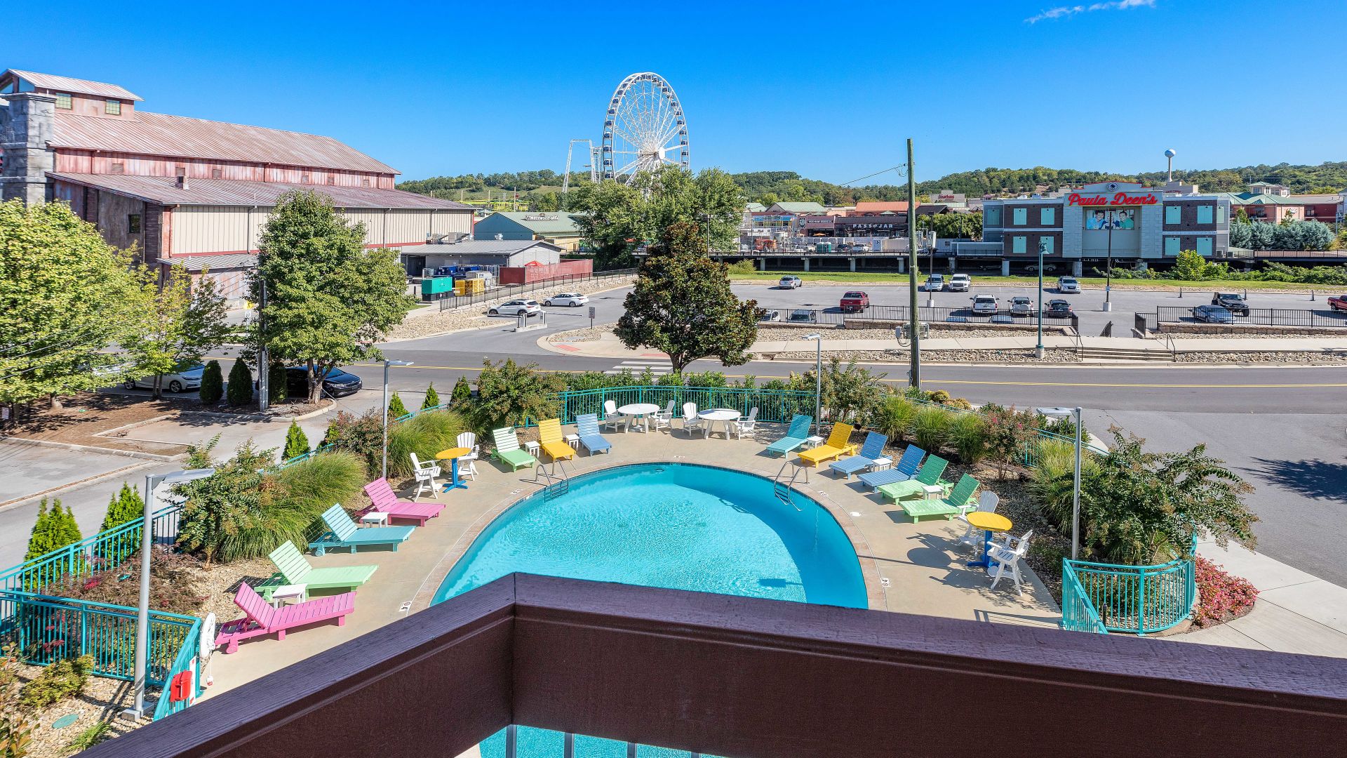 Pigeon Forge Hotel with Pool