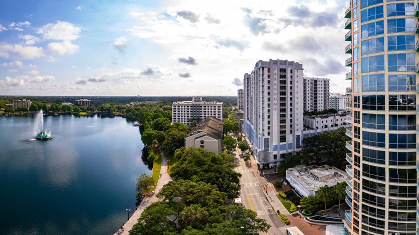 Aerial view of Lake Eola next to downtown Orlando, Florida